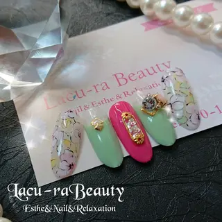 ネイル 小顔と腸の専門店 ラクーラビューティのエステ・リラクイメージ