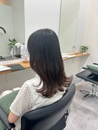 ミディアム 齋藤 真帆のヘアスタイル