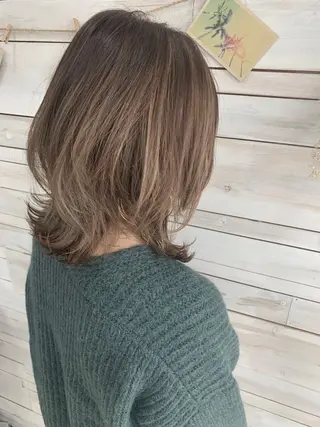 ミディアム ハッシュカット/ボブ /レイヤー/彩奈のヘアスタイル