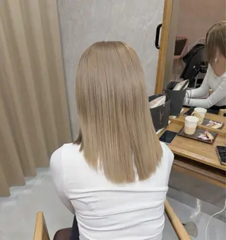 ミディアム Colore（コローレ）所属・顔タイプ/ダブルカラ ー/りりかのヘアスタイル