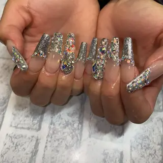 ネイル MADIA所属・momo .のネイルデザイン