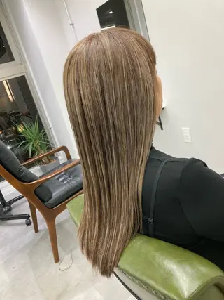 ロング カラー SHAFT Ieiriのヘアスタイル