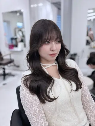 セミロング カラー 赤みなしカラー/梅田 /レイヤー/IORIのヘアスタイル