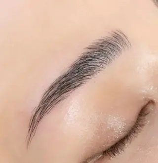 アイブロウ C edit(旧：Me_salon)所属・藤川 心響のマツエク・マツパデザイン