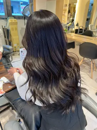 カラー 久永 菫のヘアスタイル