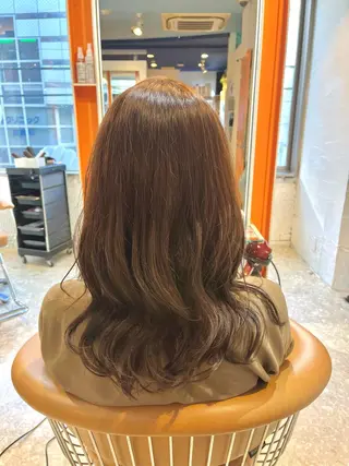 セミロング カラー うしだ かおるのヘアスタイル