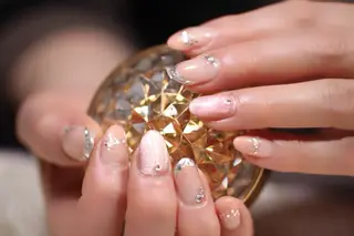 ネイル ママリンド　志村坂上店所属・しみ えんのネイルデザイン