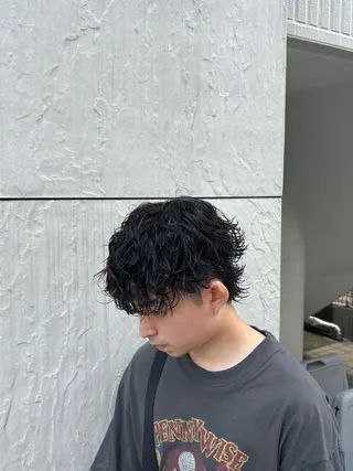 パーマ メンズハイトーン 北斗💍レイヤーのヘアスタイル