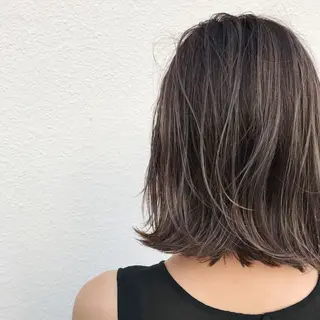 ショート カラー 小川 泉美のヘアスタイル