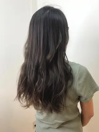 ロング カラー 湯浅 了一のヘアスタイル