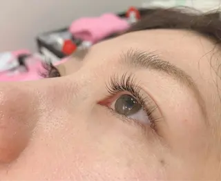 マツエク・マツパ 中野 里咲のヘアスタイル