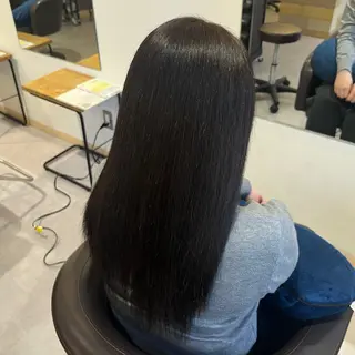 カラー 荒井 茉凜のヘアスタイル