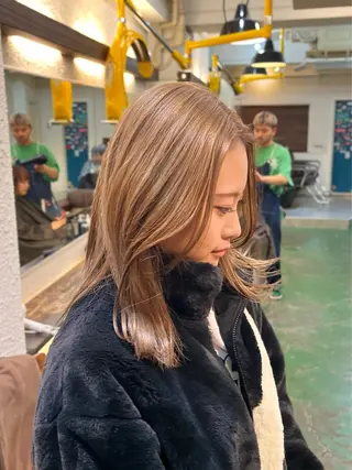 セミロング カラー うるツヤハイトーン✨ /西川郁巳のヘアスタイル