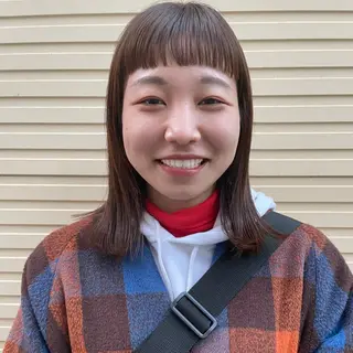 ミディアム カラー ホリケ アオイのヘアスタイル