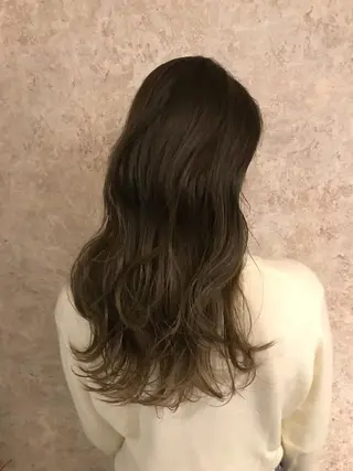 ミディアム カラー パーマ レイヤーカット 早崎太生のヘアスタイル