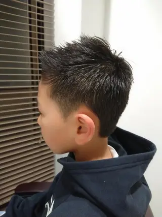 キッズ GO TODAY SHAiRE SALON 横須賀所属・ハイライト⭐️上野 高広のヘアスタイル