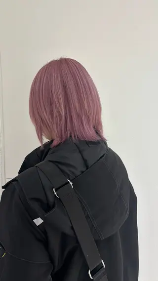 セミロング カラー 🍓ハイトーンカラー 🎀nene🍓のヘアスタイル