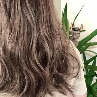 ミディアム カラー 仲間 菜々世のヘアスタイル