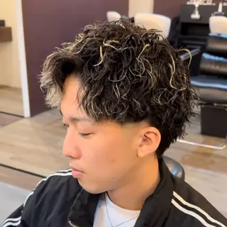 ミディアム パーマ メンズ ツイスパ/ TAKUMIのヘアスタイル