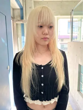 ロング カラー kai .のヘアスタイル