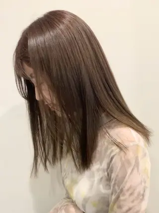 ミディアム カラー 落合希 Olivebeigeのヘアスタイル