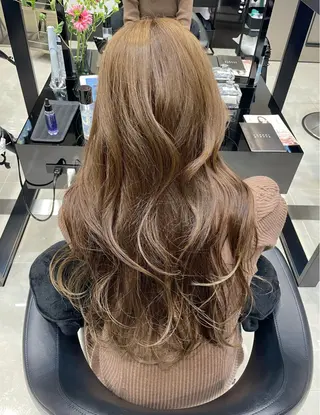 ロング カラー HARUKI MINATO Japan FUKUOKA所属・秋屋 美々梨のヘアスタイル