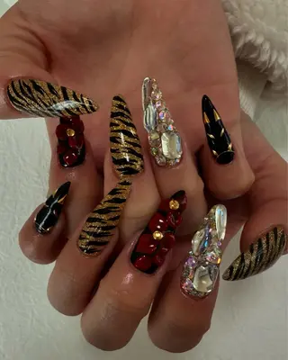 ネイル AZNAIL matsudaのネイルデザイン