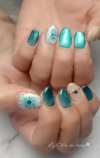 ヘアアレンジ ラヴィアン ローズのネイルデザイン