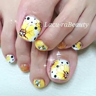 ネイル 小顔と腸の専門店 ラクーラビューティのエステ・リラクイメージ