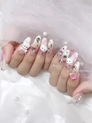 ネイル 𝓇𝒶𝓃𝒶𝓃 𝓃𝒶𝒾𝓁のネイルデザイン