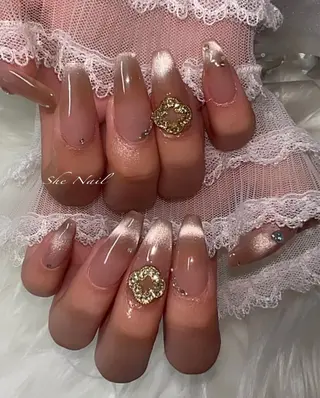 ネイル She   Nail所属・ISA_ BELLAのネイルデザイン