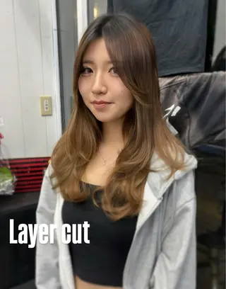 ロング Ann./艶髪 /レイヤーカットのヘアスタイル