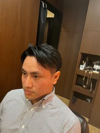 ミディアム 杉原 慶祐のヘアスタイル