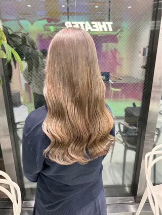 ロング カラー ミルクティーベージュ 🤍Yumeのヘアスタイル