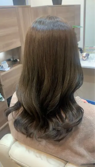 セミロング カラー 安藤 あおいのヘアスタイル