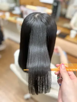 ミディアム 神谷 千明のヘアスタイル