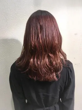 セミロング ヨナイ チヒロのヘアスタイル