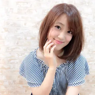ミディアム 小林 伊織のヘアスタイル
