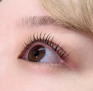 パーマ Heileebrow梅田茶屋町所属・ヘイリーブロウ 梅田茶屋町店の眉毛・アイブロウイメージ