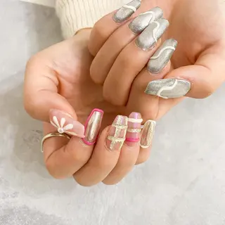 ネイル ゴテゴテ💙ワンホン リオナのネイルデザイン