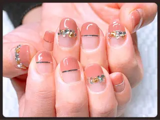 ネイル THECOLORS所属・近貞 莉奈のネイルデザイン