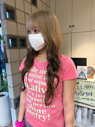 ロング 松本  夏海のヘアスタイル