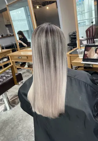 ロング カラー ROBIN所属・指名数No.1 /NAOYAのヘアスタイル