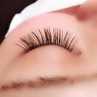 マツエク・マツパ UMEDA FIGAROのヘアスタイル