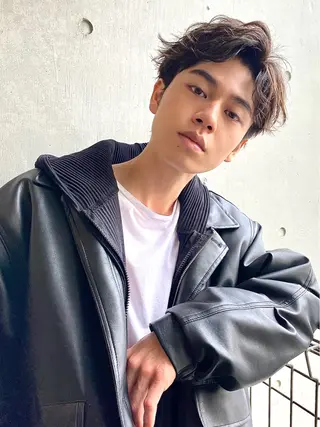 メンズ メンズ職人/センター パート/富沢真斗のヘアスタイル