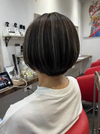 ショート カラー 駅チカ【ali'i】 アリイ花崎友美☘のヘアスタイル