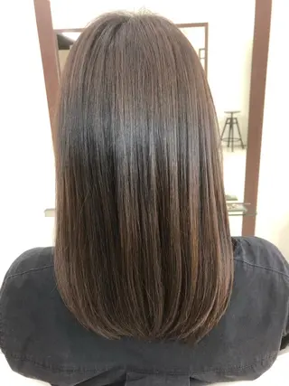 セミロング 小林 伊織のヘアスタイル