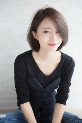 ミディアム カラー 碓井 美雪のヘアスタイル