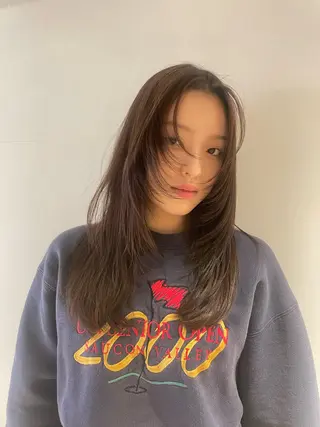 ロング 🤍透明感カラー/ レイヤー/SUのヘアスタイル