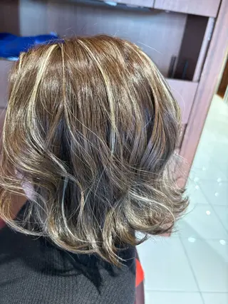 セミロング ヨウコ YOKOのヘアスタイル